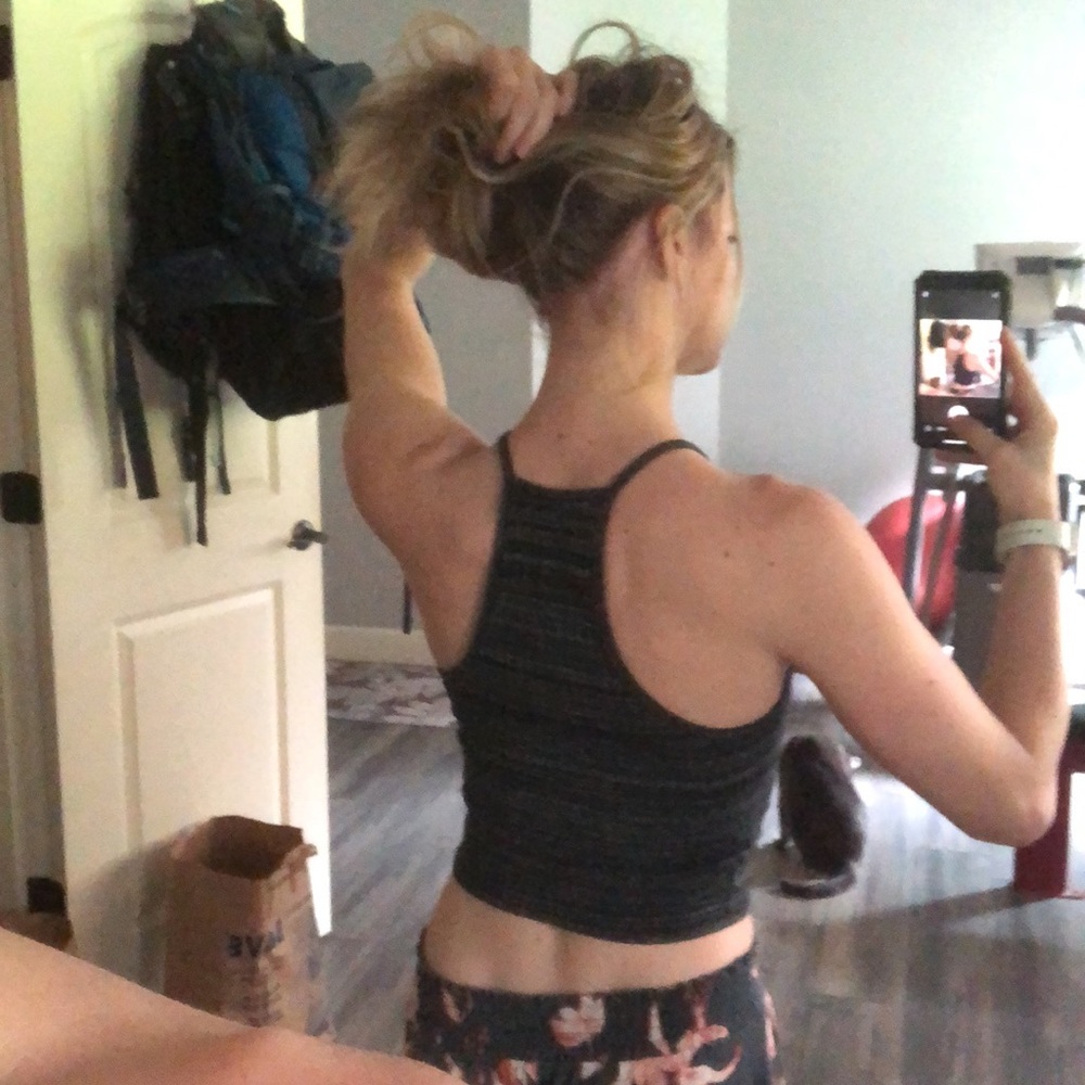 Crop top - Picture 2 of 3